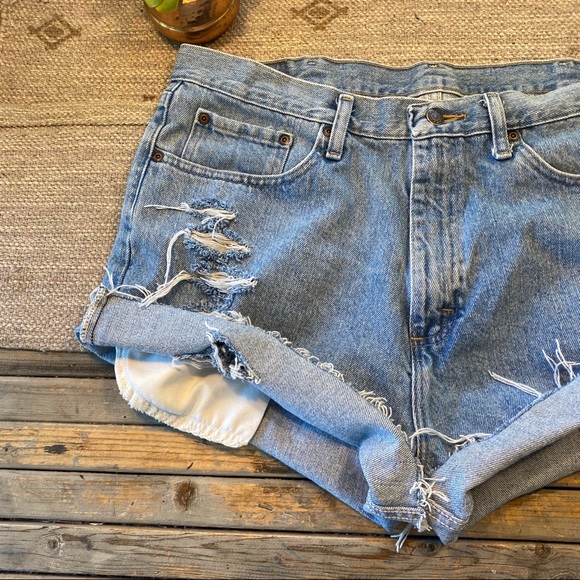 Wrangler distressed high rise jean shorts size 16 - Picture 2 of 8